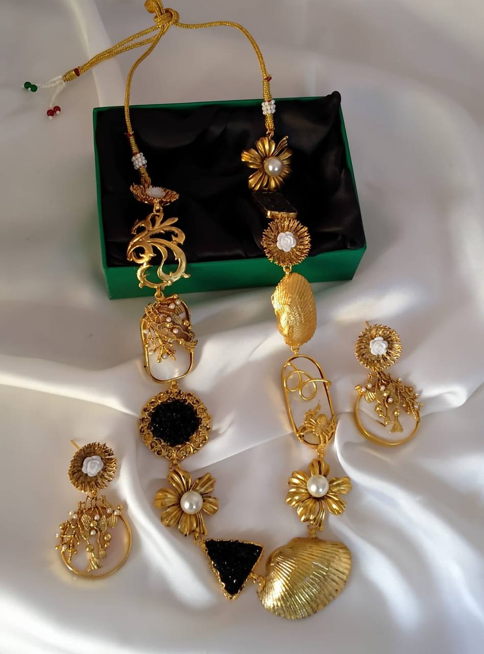 Designer Collection Handmade Crush Stones With Mother Or Pearl Mala With Set