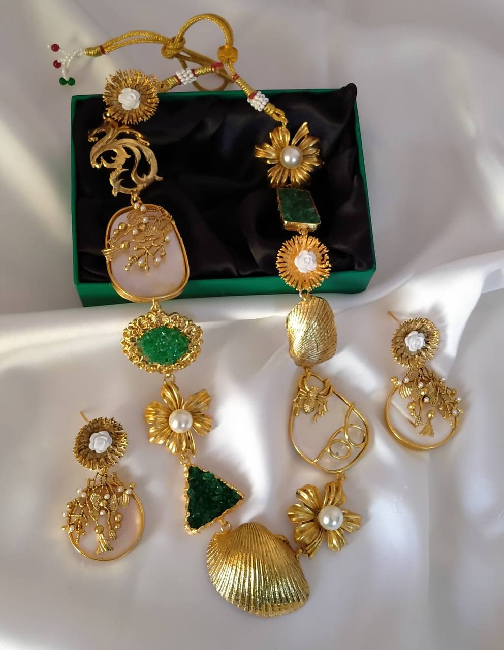 Designer Collection Handmade Crush Stones With Mother Or Pearl Mala With Set
