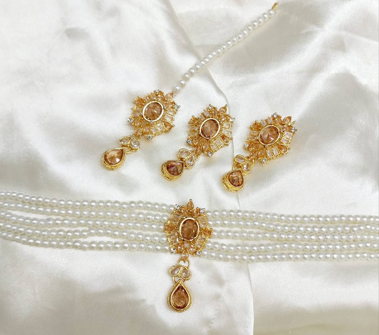 Chokerset