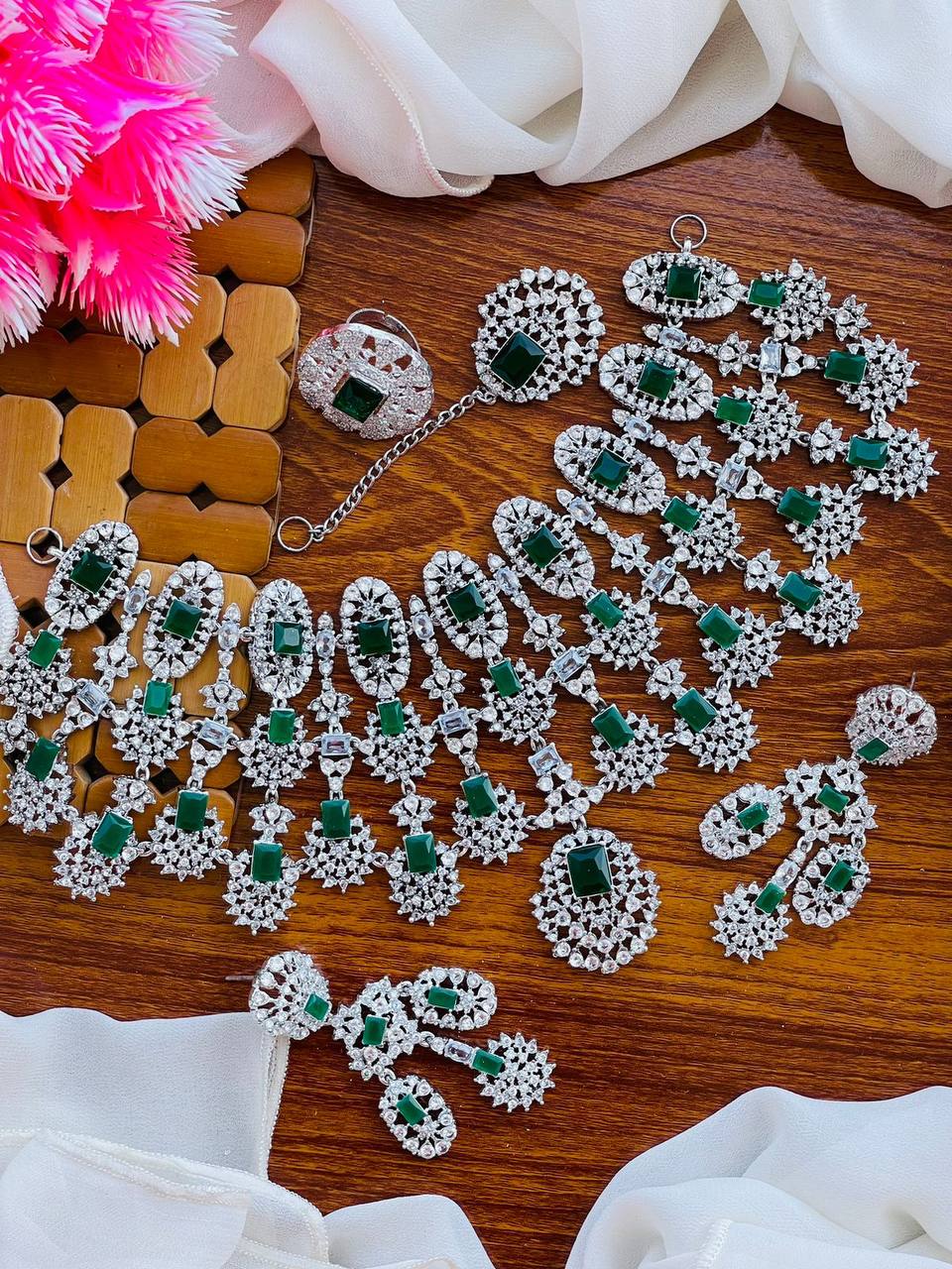 Zircon Set