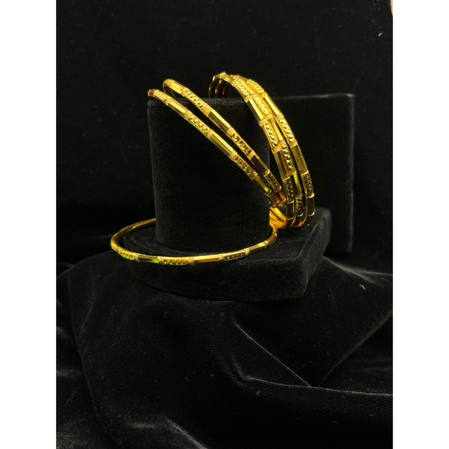 Goldplated bangles