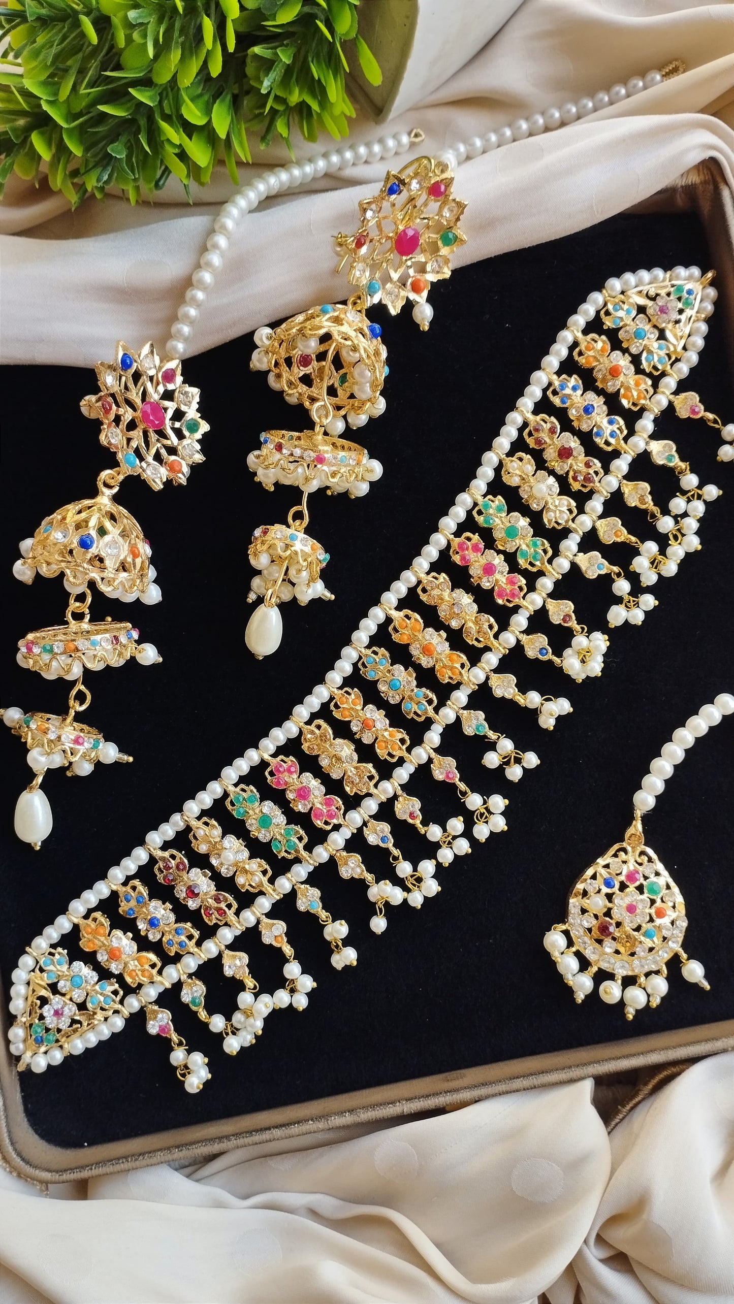 *MultiColoured Nauratan Choker Sets with Bindiya*