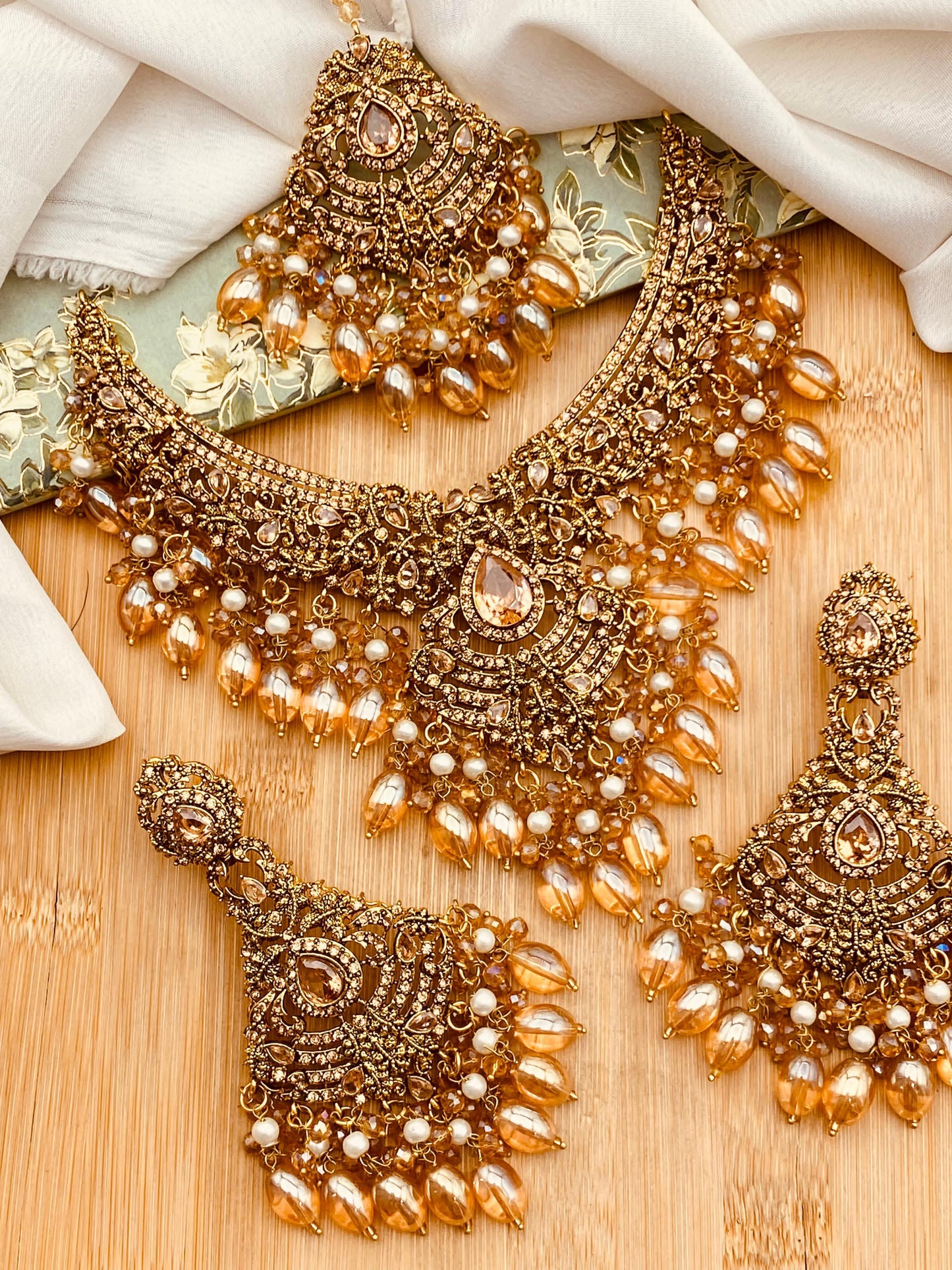 Bridal necklace set