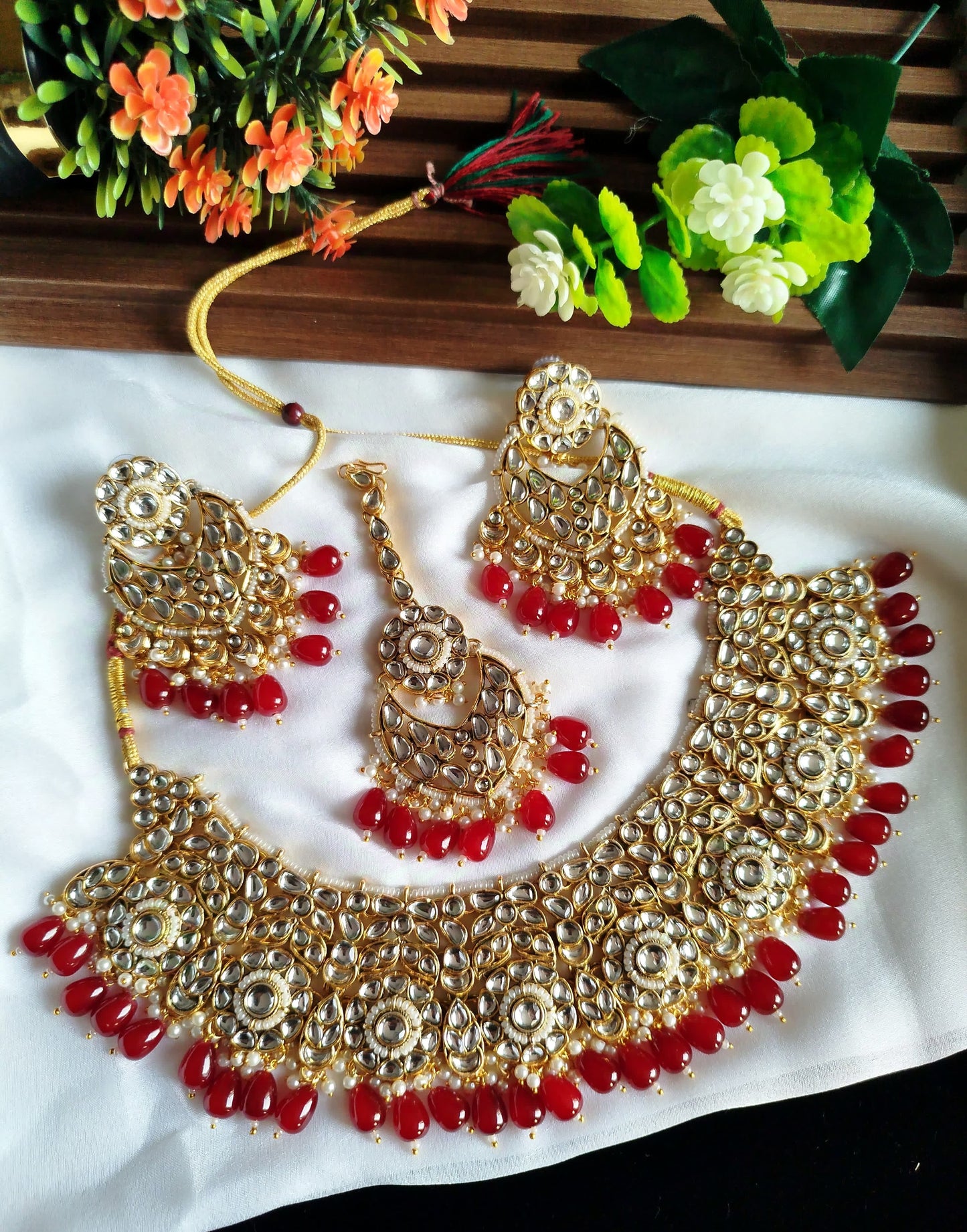 UN-CUT KUNDAN Bridal Necklace Along with long Drop Bali Earrings and Long Tikka