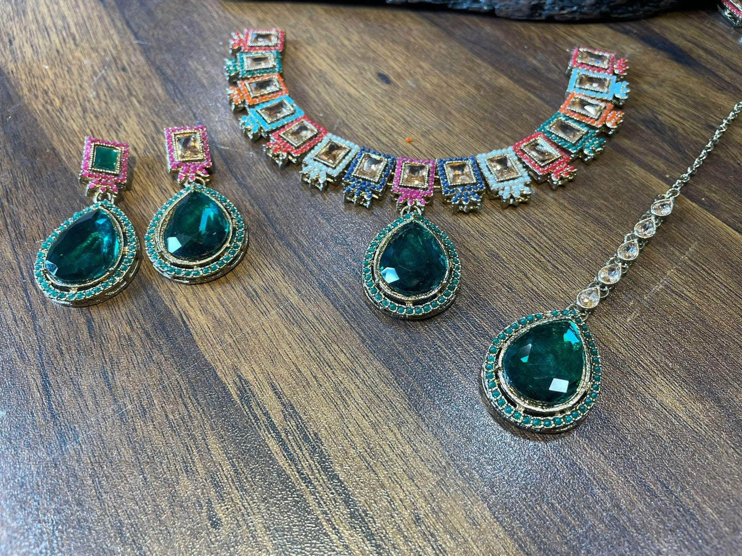 Zircon necklace set
All colour available