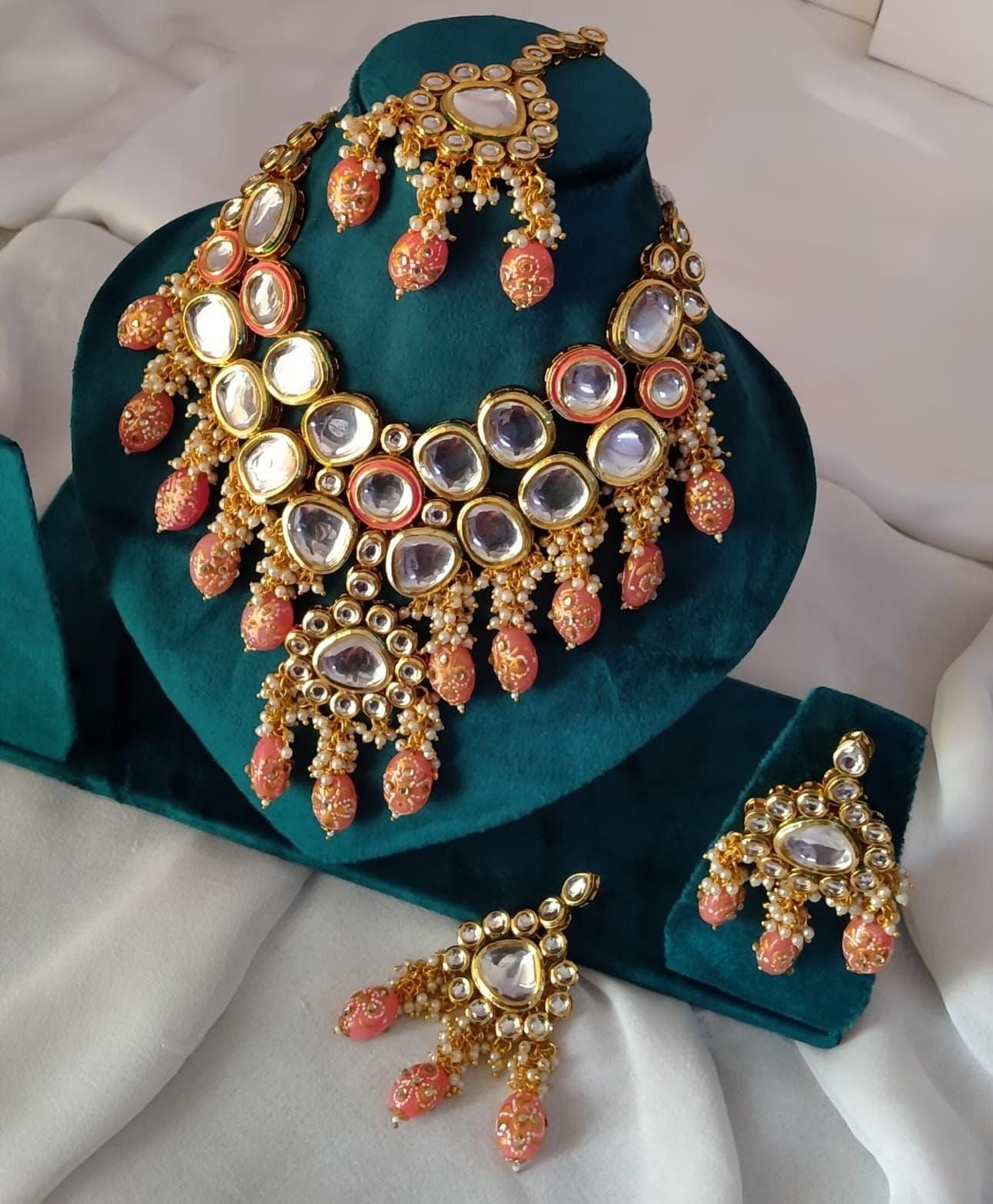 *Thappa Kundan Multicoloured Set*