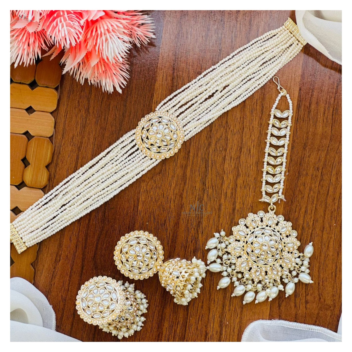 Dabbi Kundan choker set