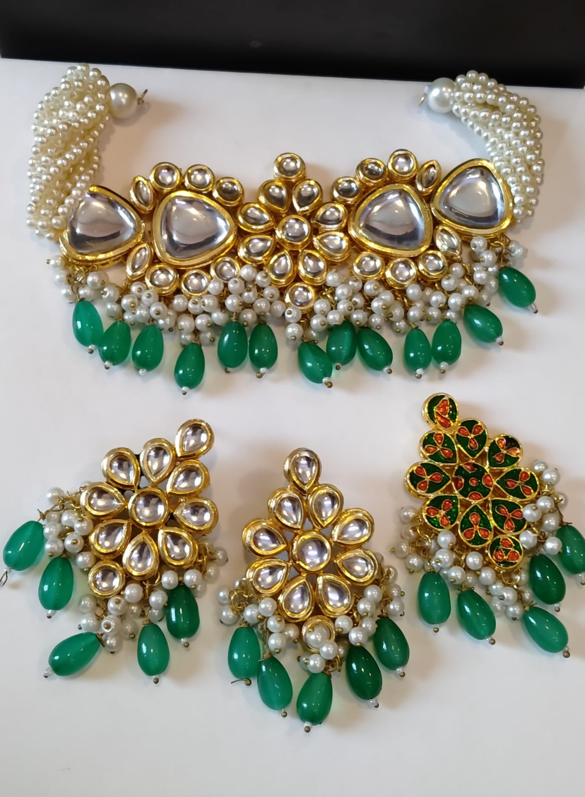 Choker sets with bindiya