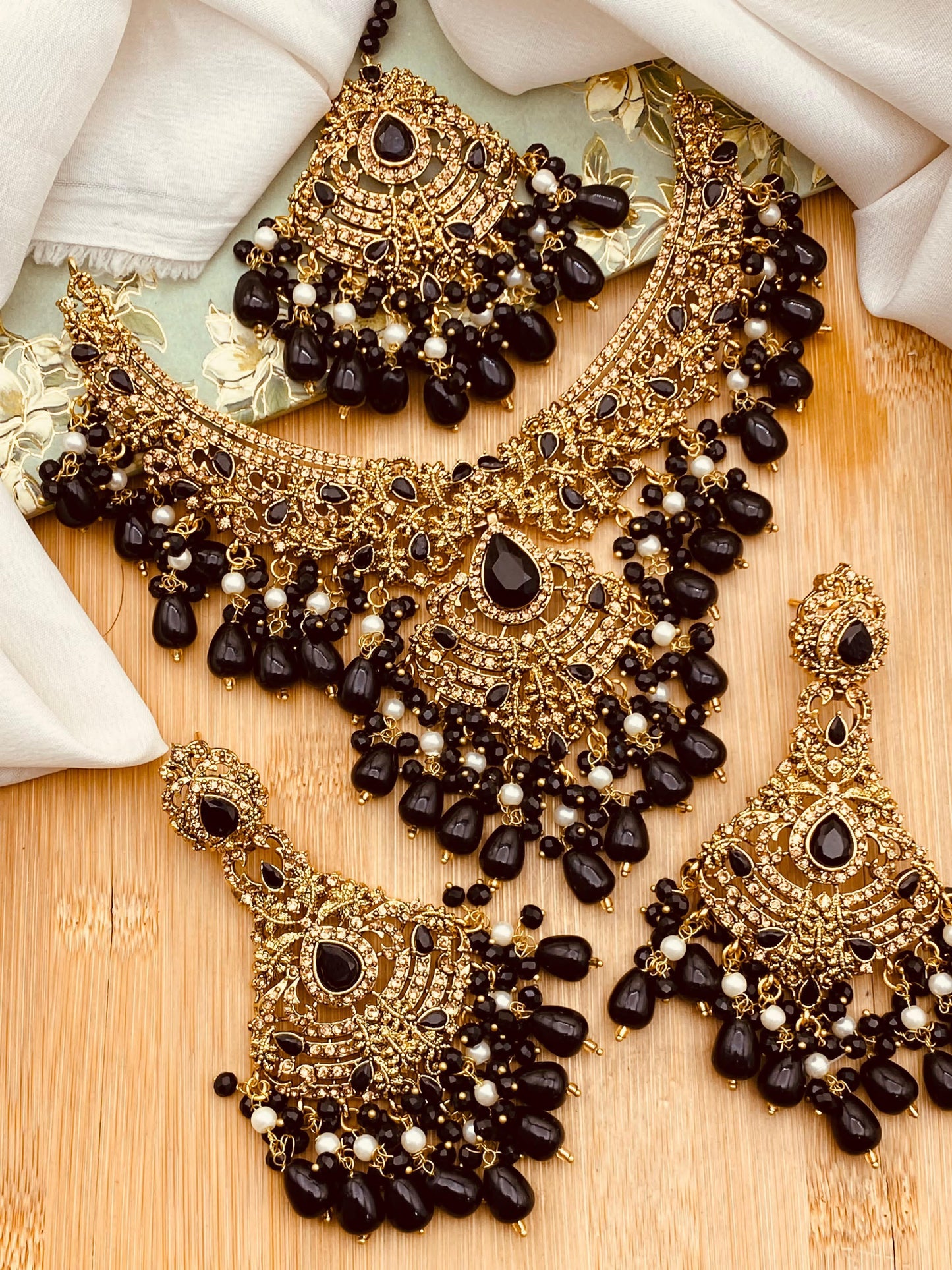 Bridal necklace set