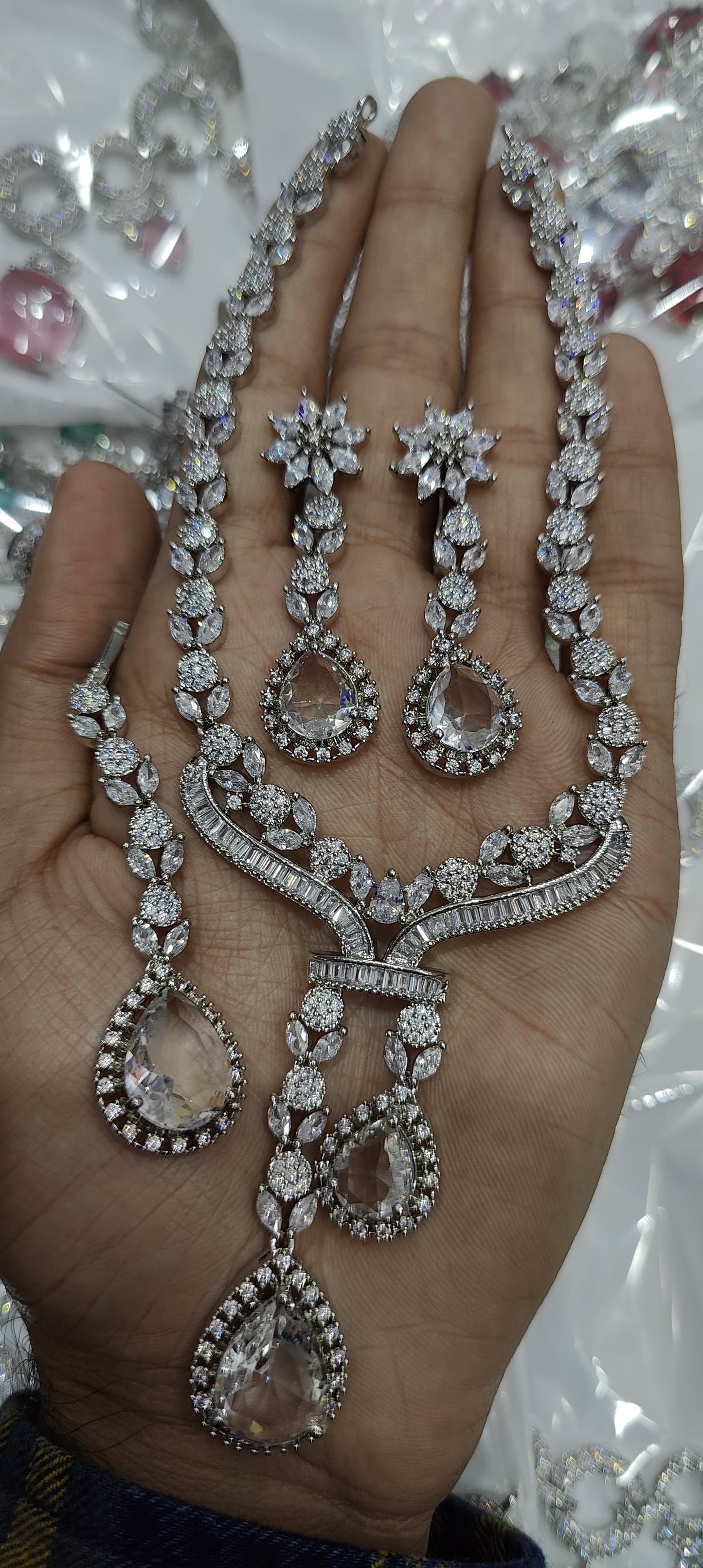 Premium quality ad diamond necklace with earring teeka set