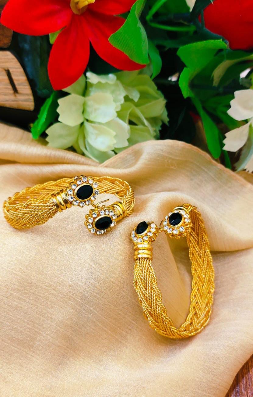 *Stylish Knotted Bangles pair*