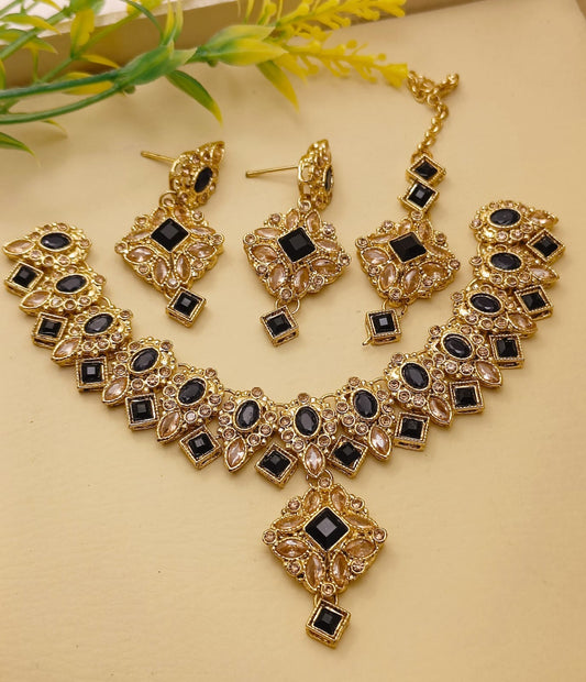 Necklace Set with bindiya