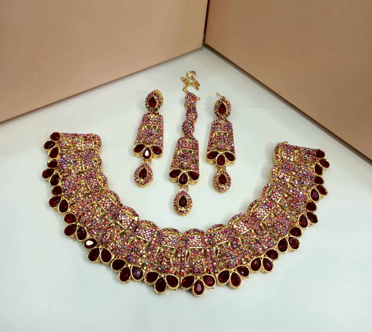 Premium quality Turkish stones necklace set with teeka