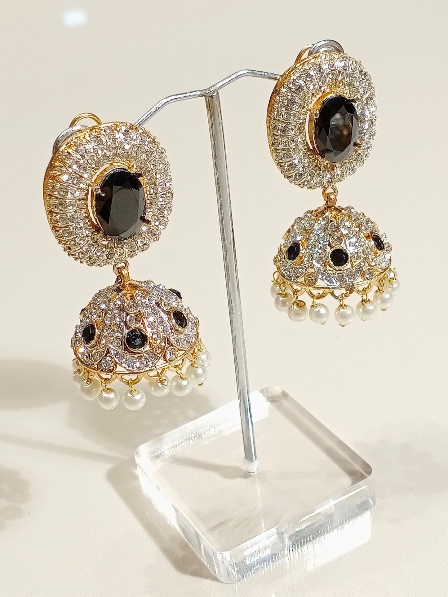 *Jhumka Earrings*