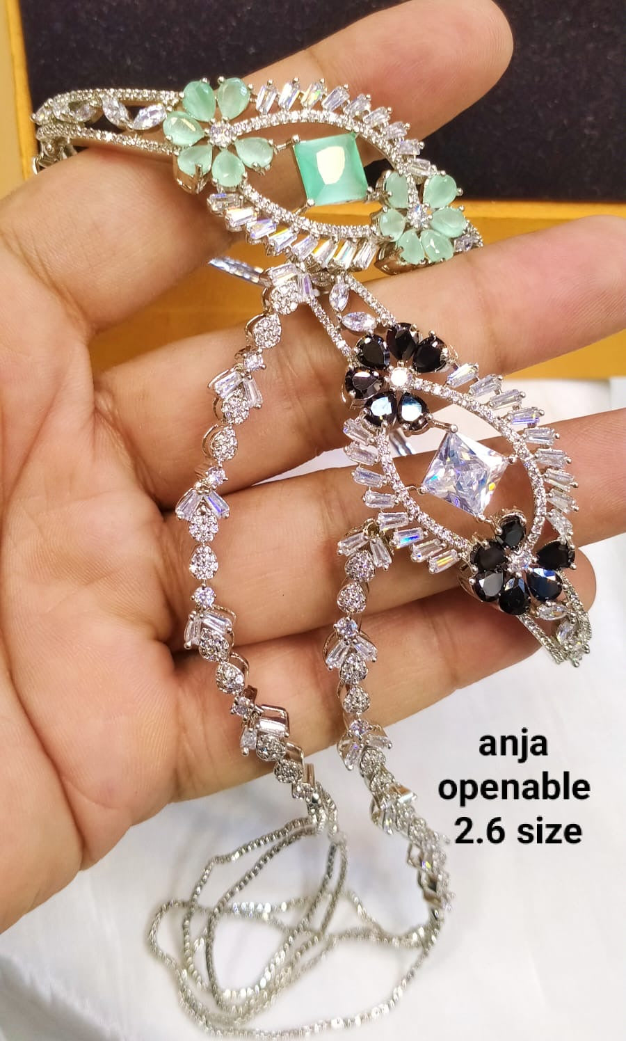 Openable anja bracelet