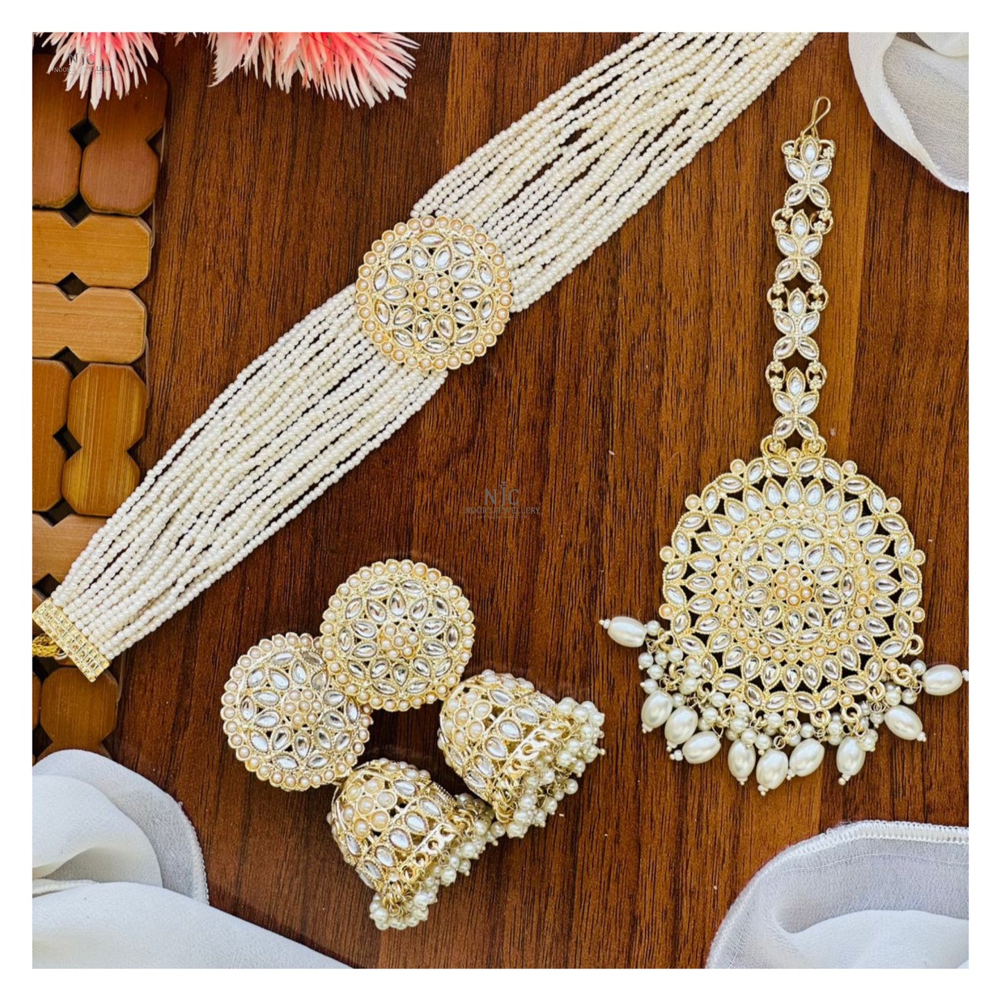 Dabbi Kundan choker set