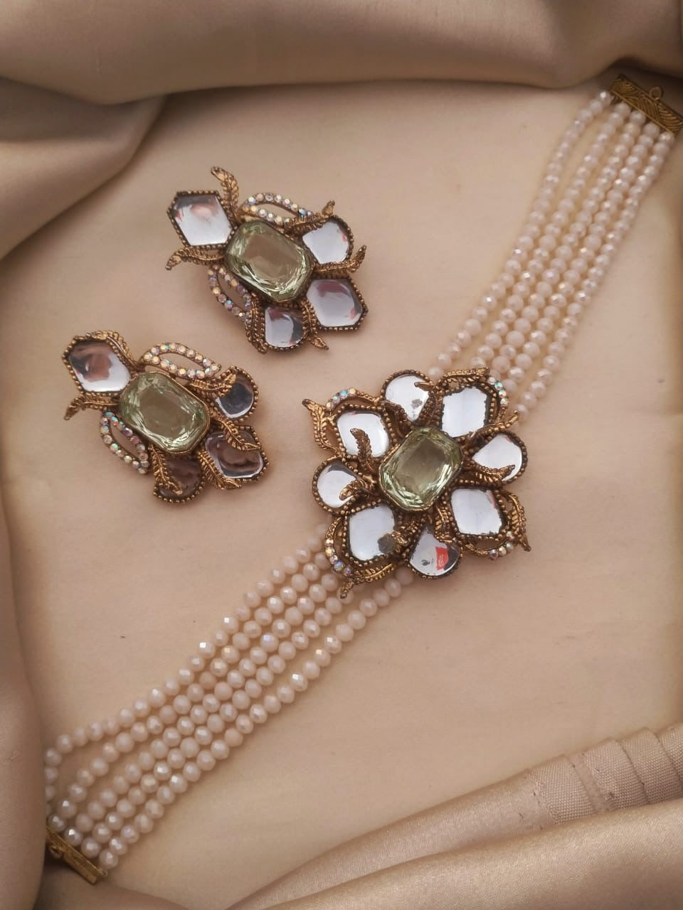 Kundan work choker set