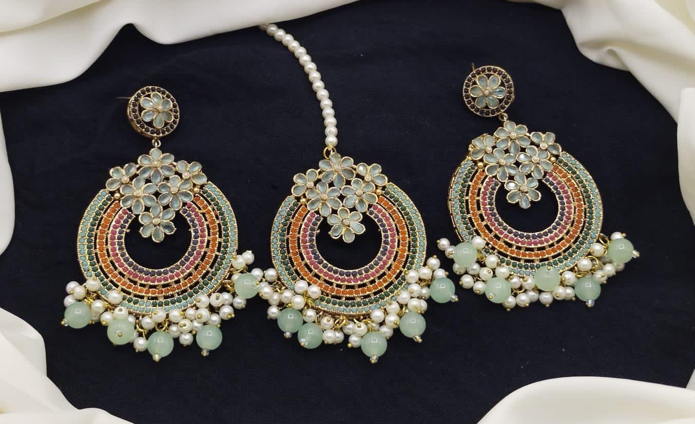 *Nauratan Tikka/Earrings*