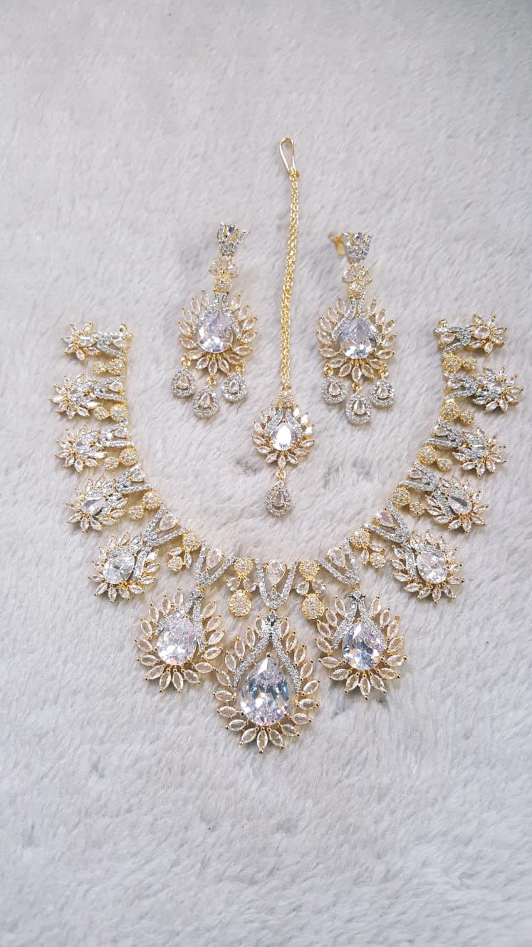 Zircon set with bindiya