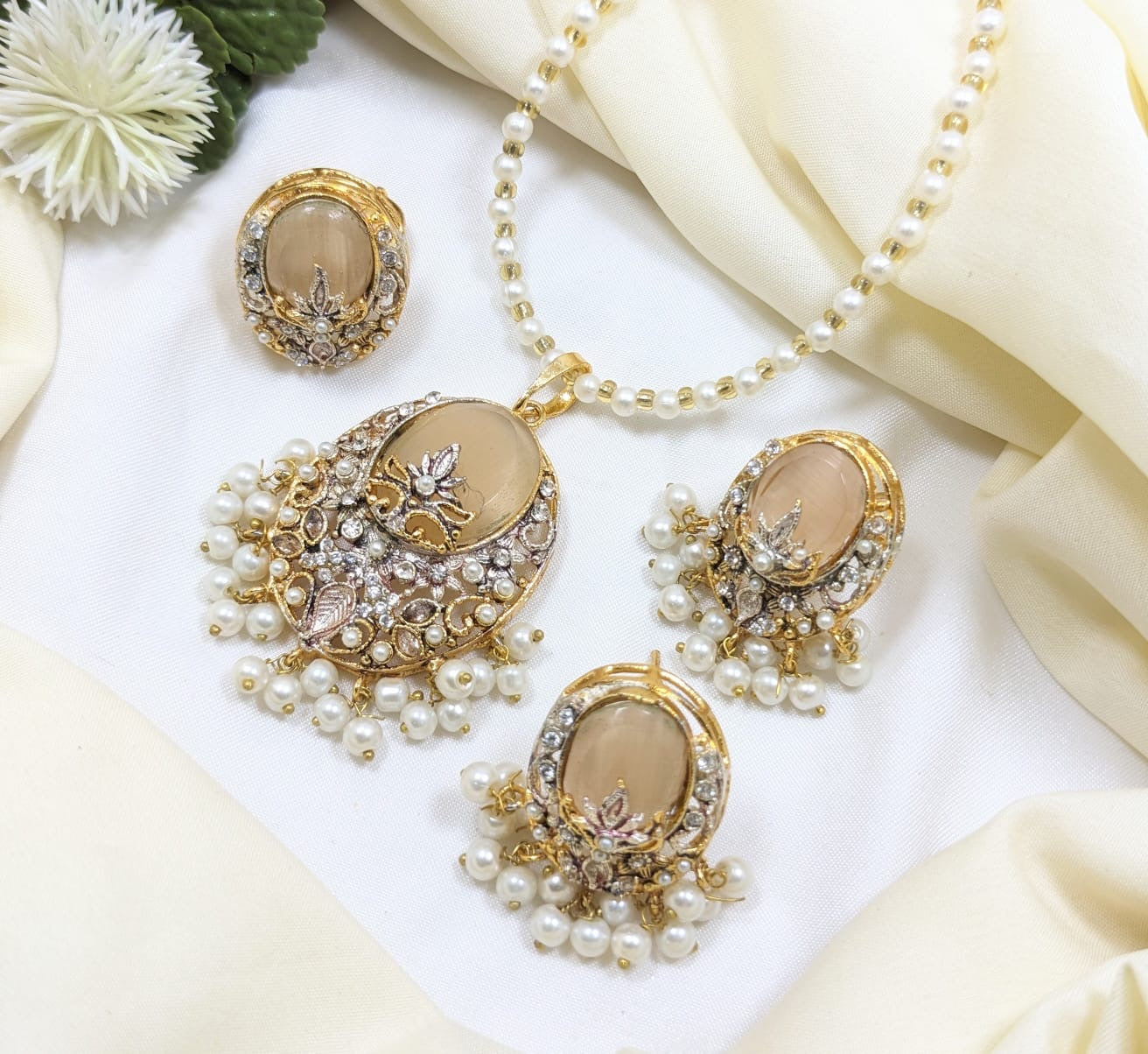 *Pearl Gajra Kit/Pendant Sets*