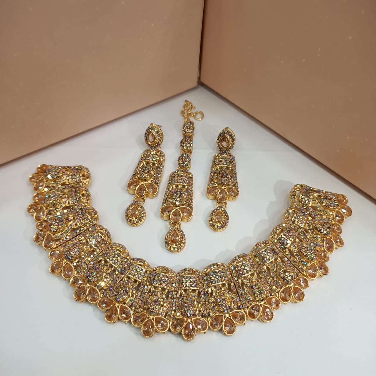 Premium quality Turkish stones necklace set with teeka