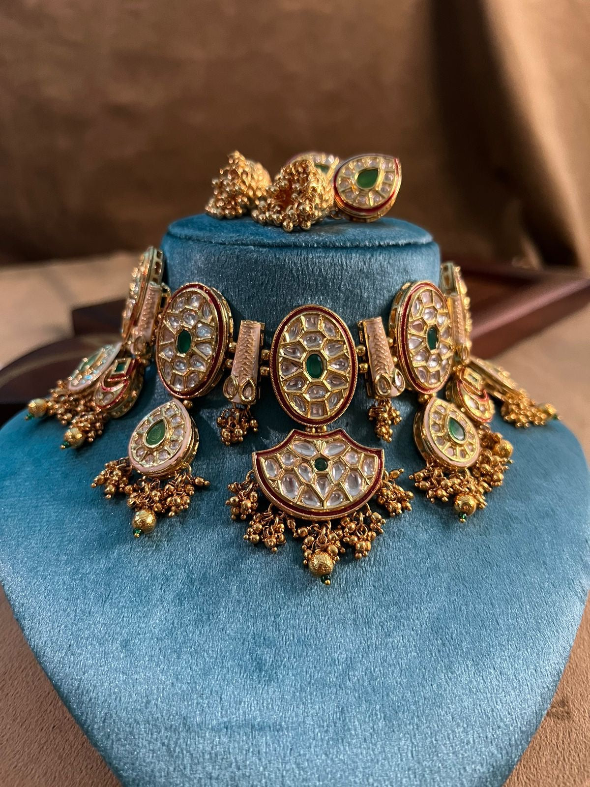 *Thappa Kundan Set*