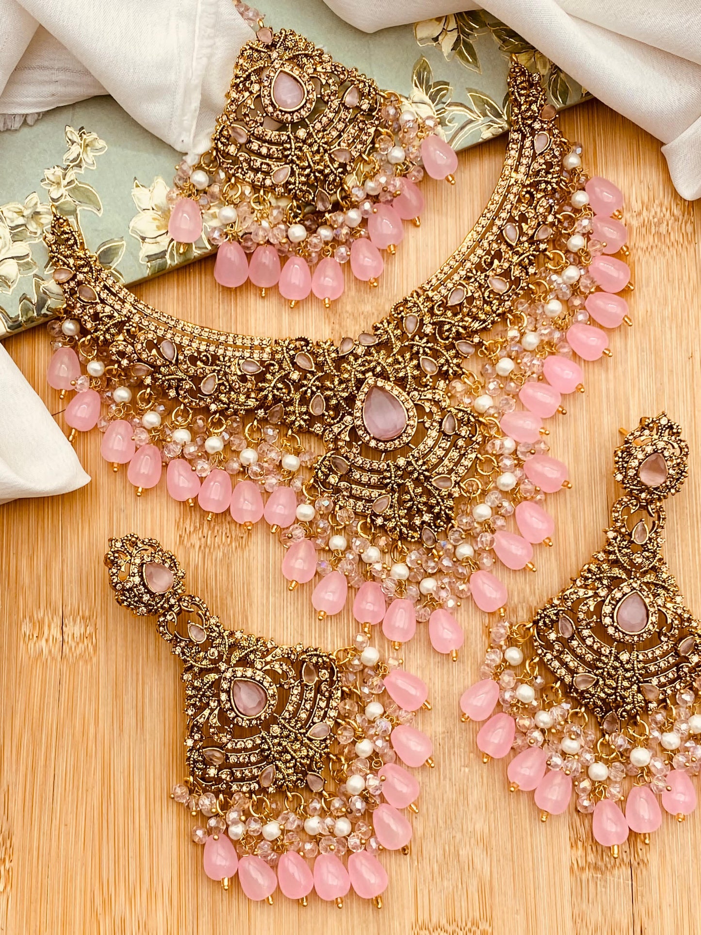 Bridal necklace set