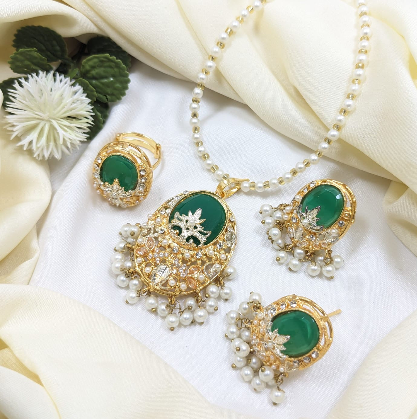 *Pearl Gajra Kit/Pendant Sets*