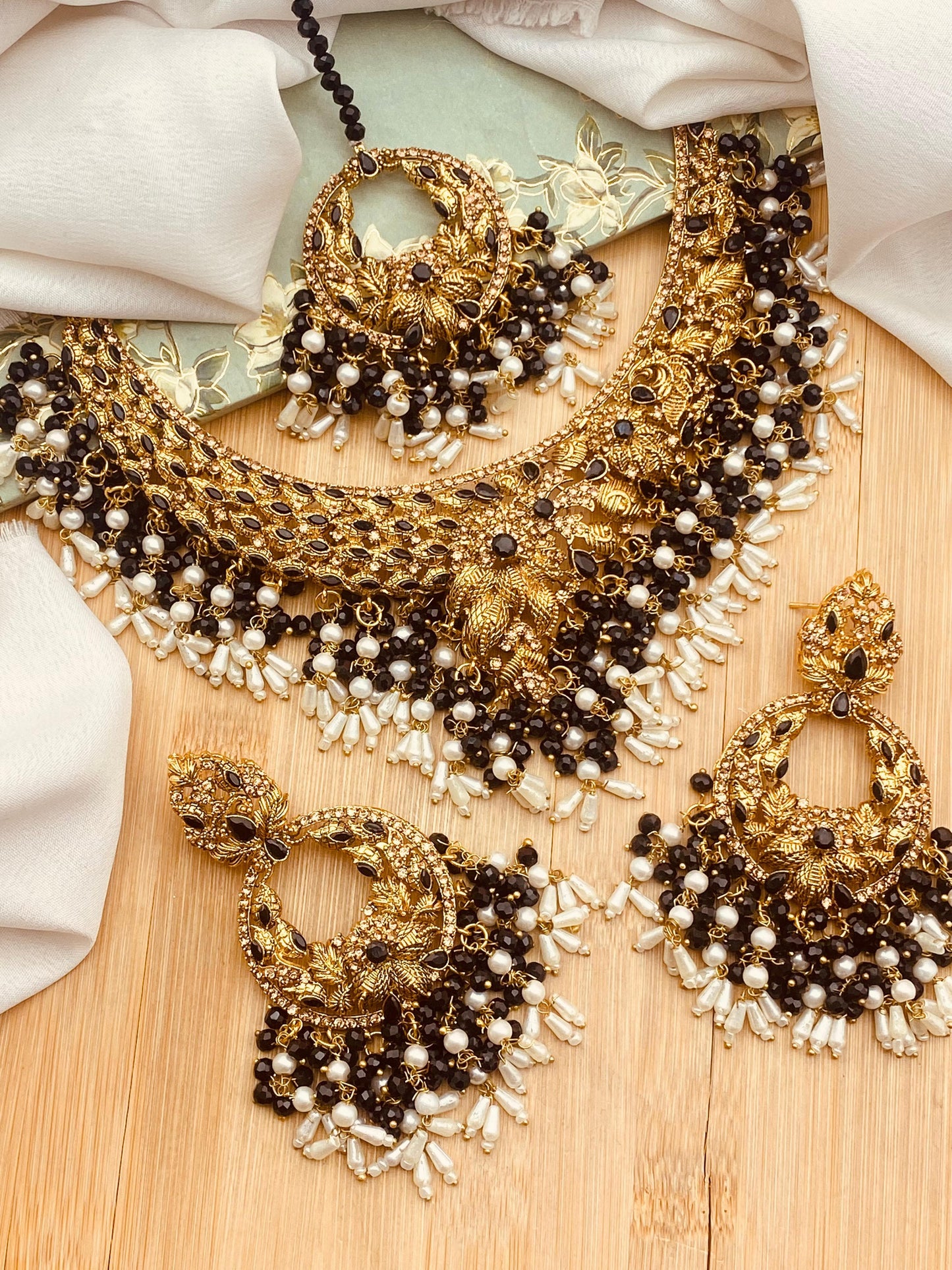 Nauratan Necklace set