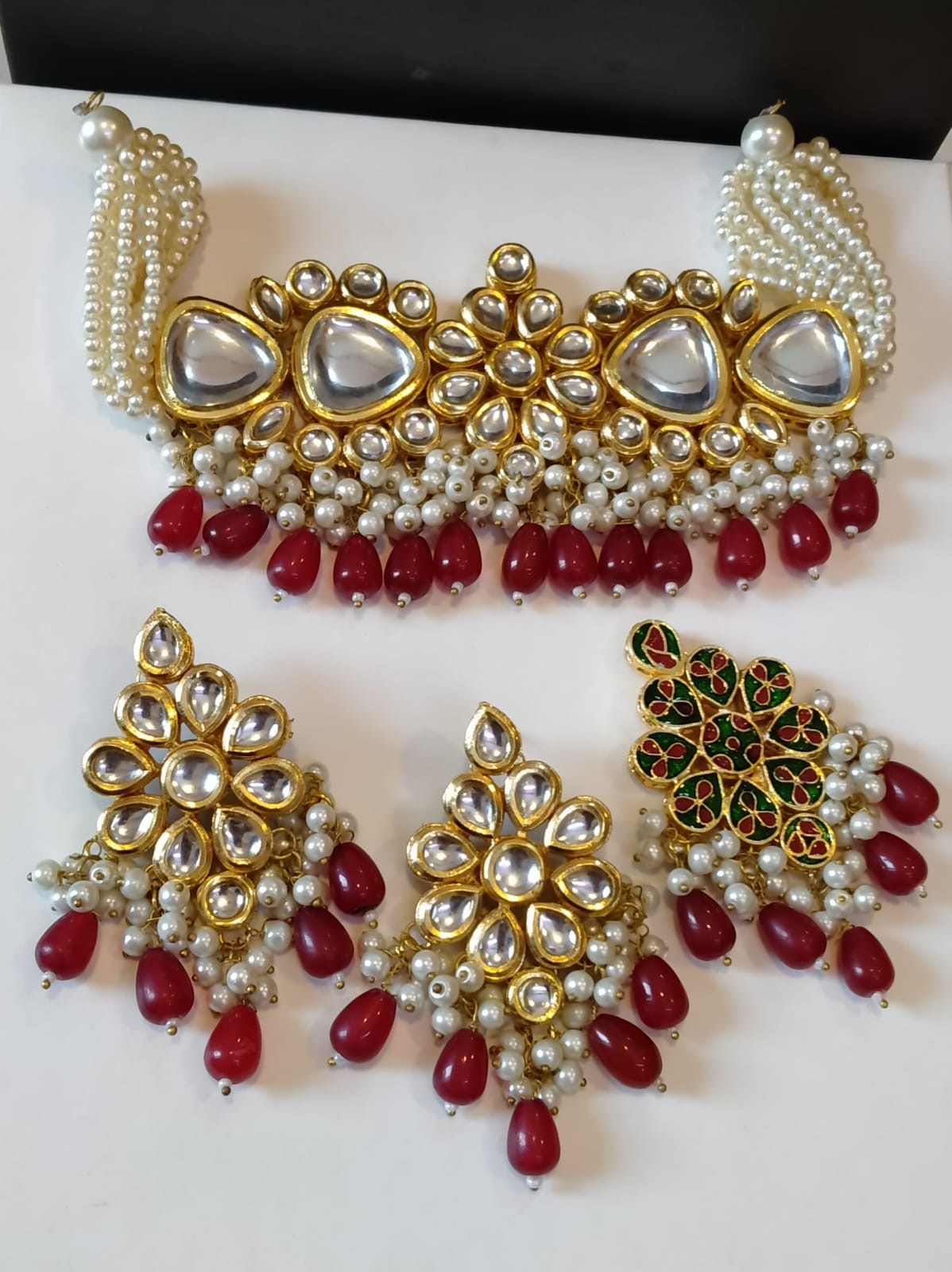 Choker sets with bindiya