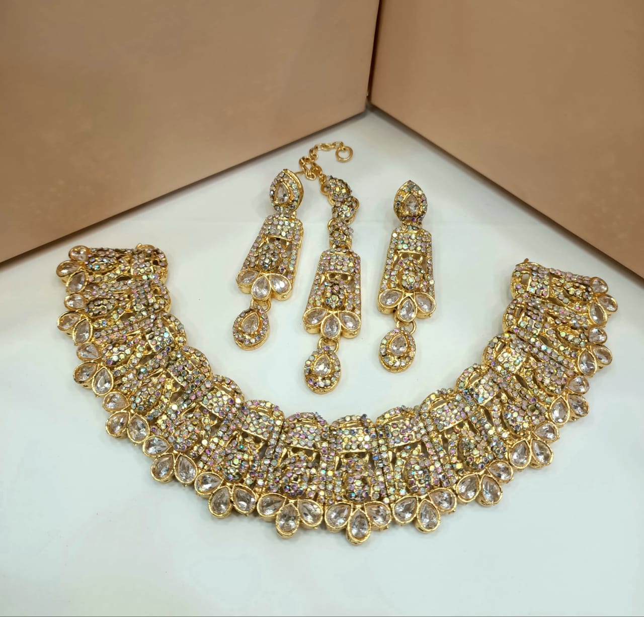 Premium quality Turkish stones necklace set with teeka