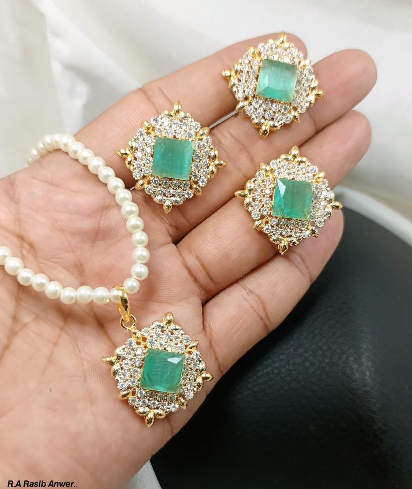 *Sheesha Kundan Locket Sets with Adjustable Rings*