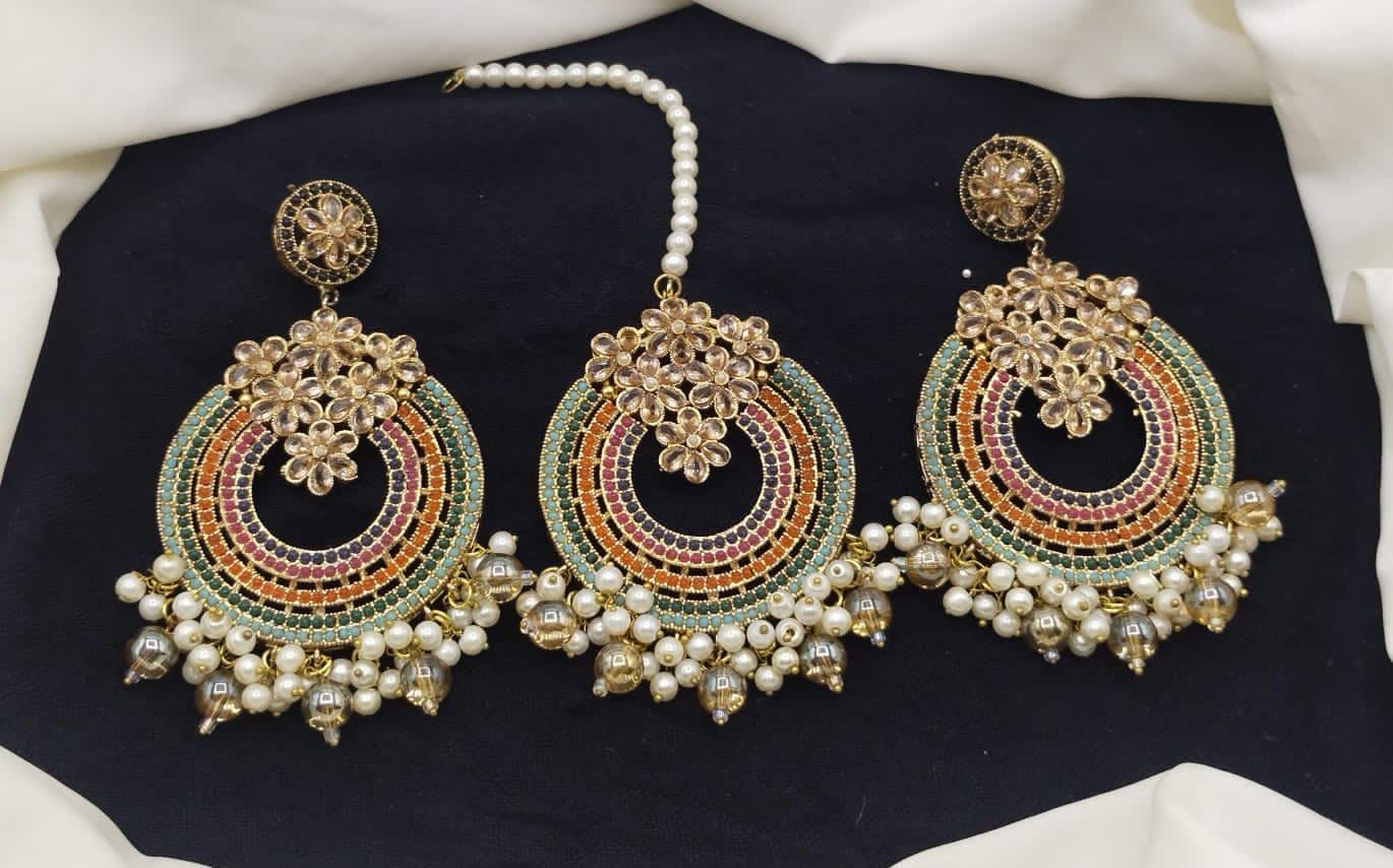 *Nauratan Tikka/Earrings*