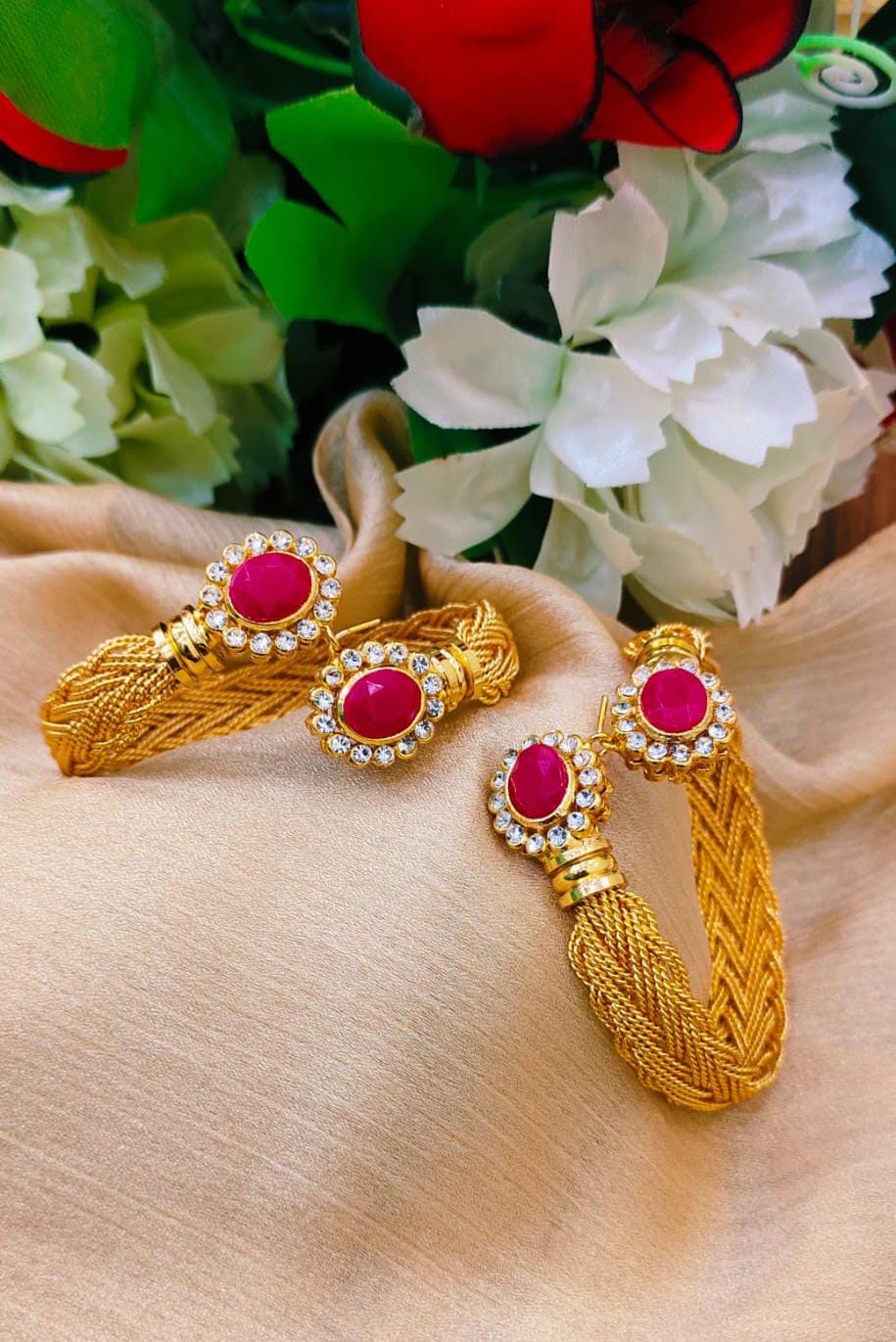 *Stylish Knotted Bangles pair*