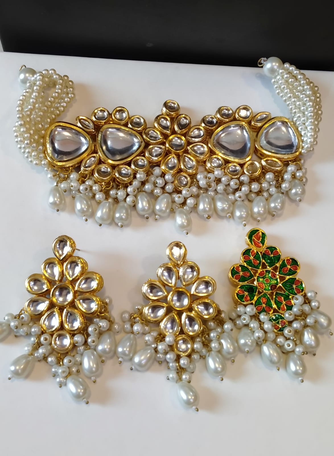 Choker sets with bindiya