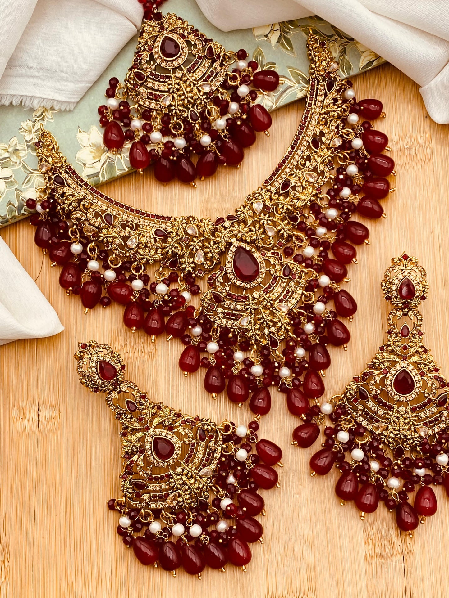 Bridal necklace set