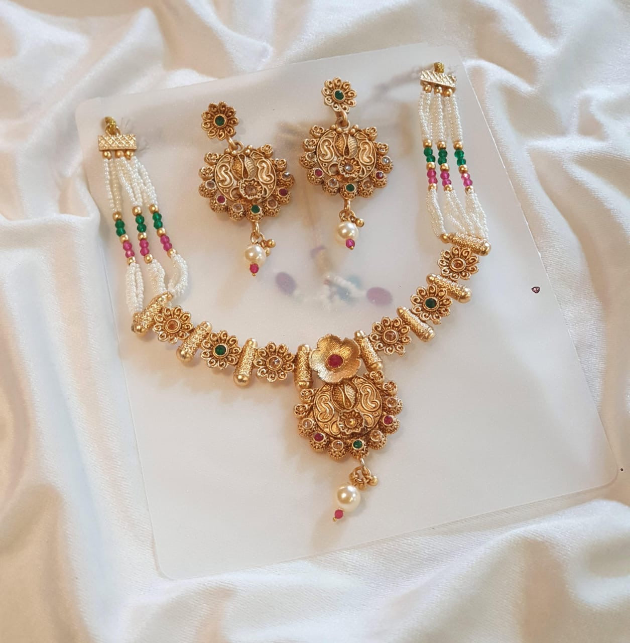 Necklace set