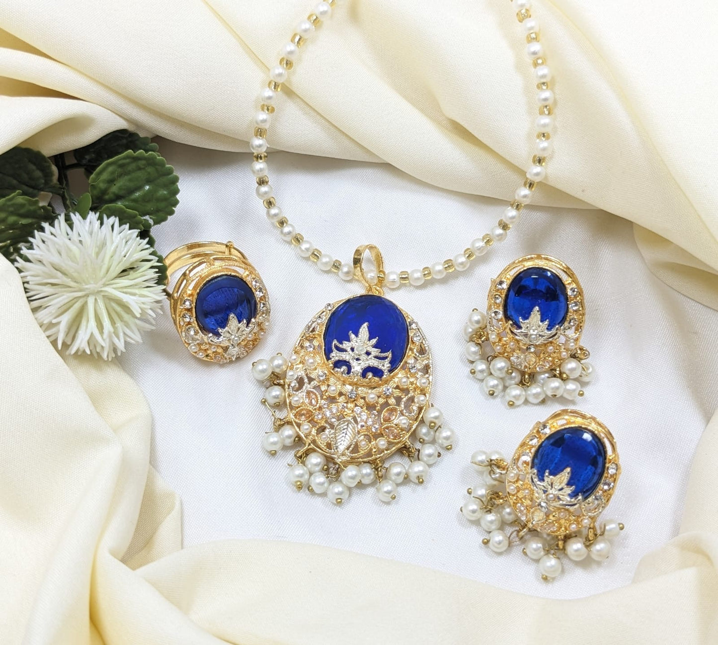 *Pearl Gajra Kit/Pendant Sets*