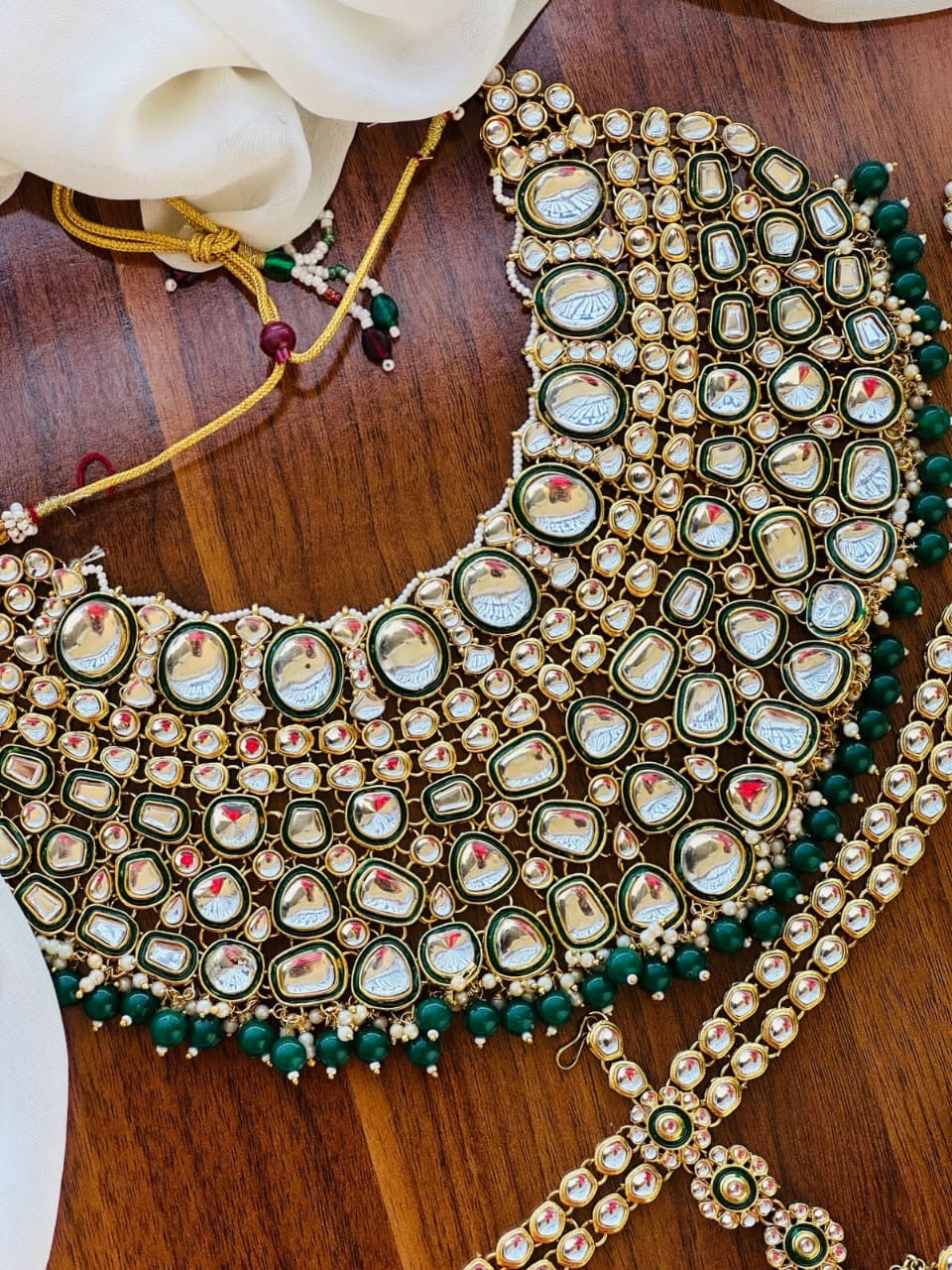 Dabbiiii Kundan bridal set