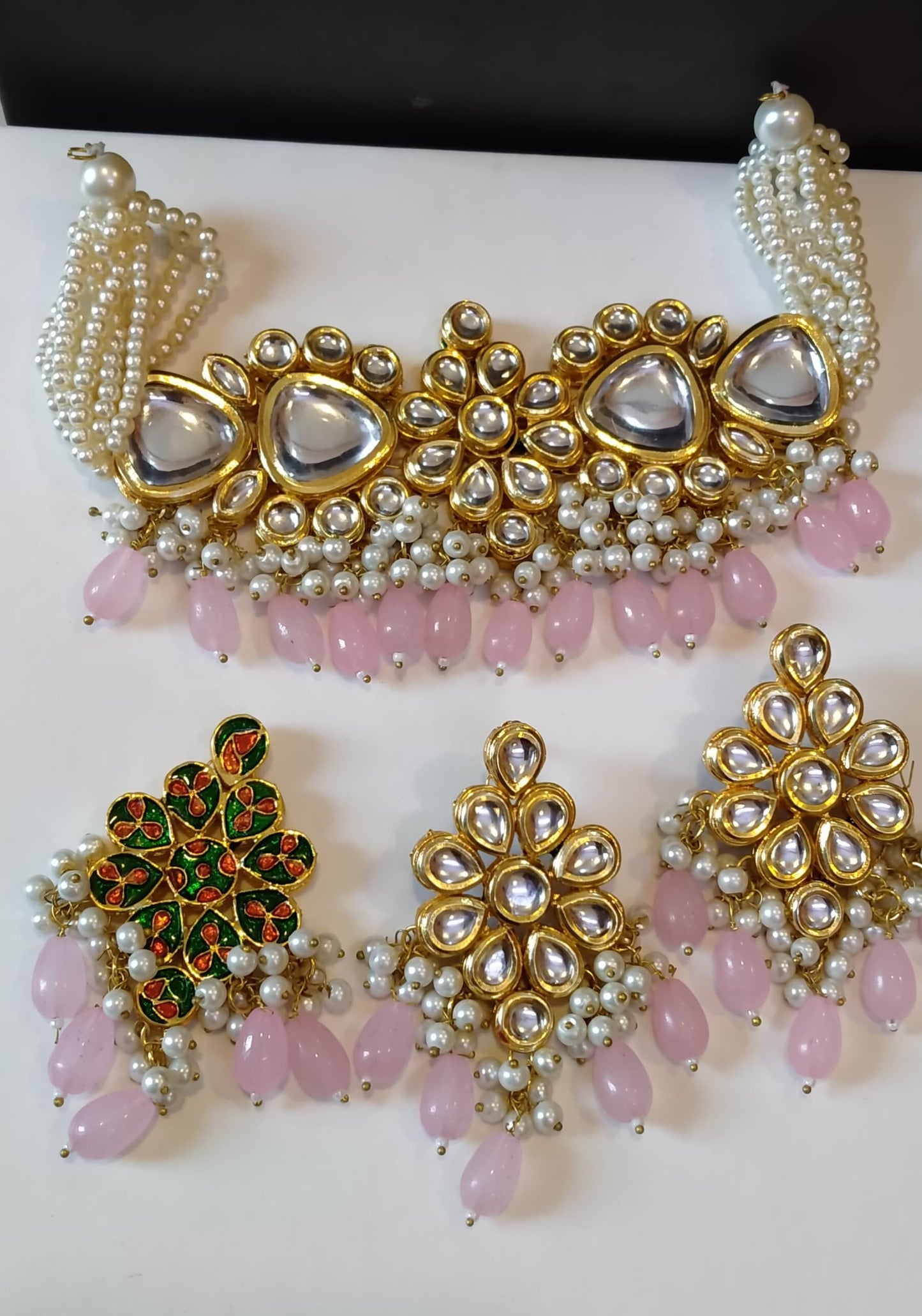 Choker sets with bindiya