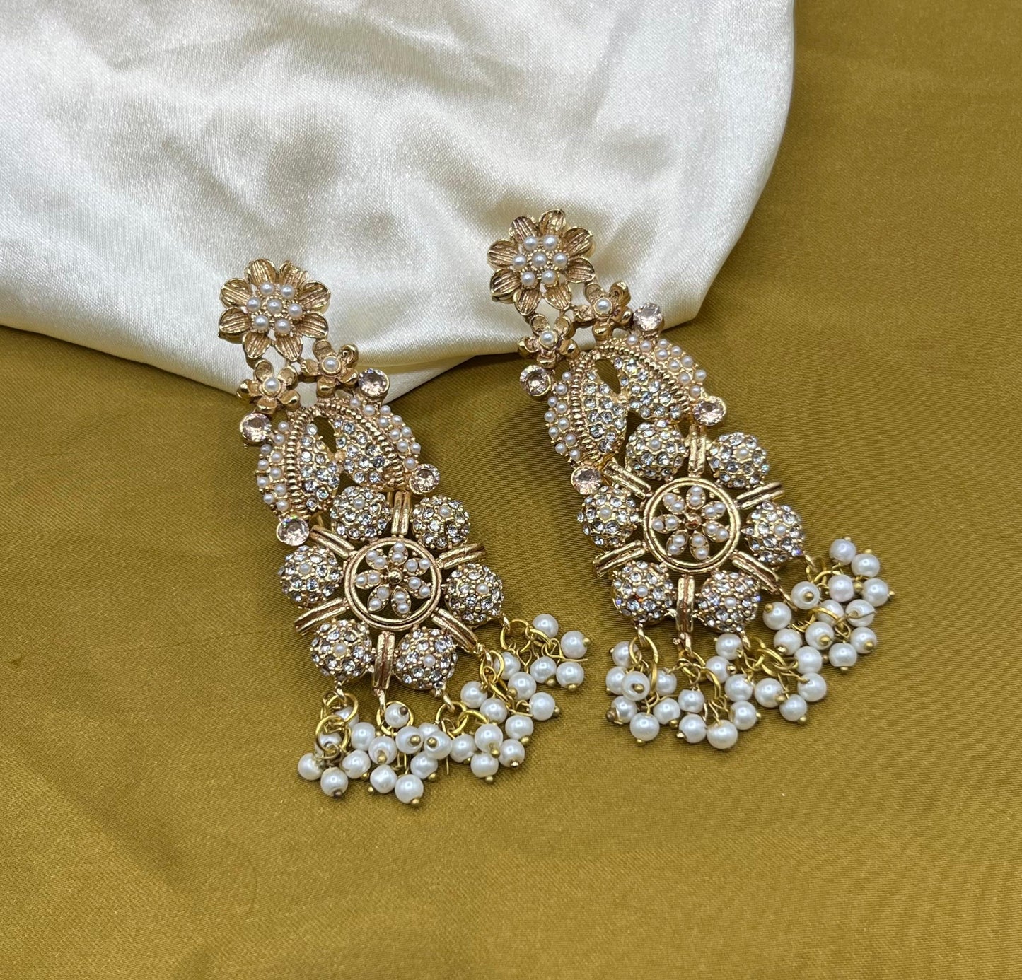 Earrings danglers
