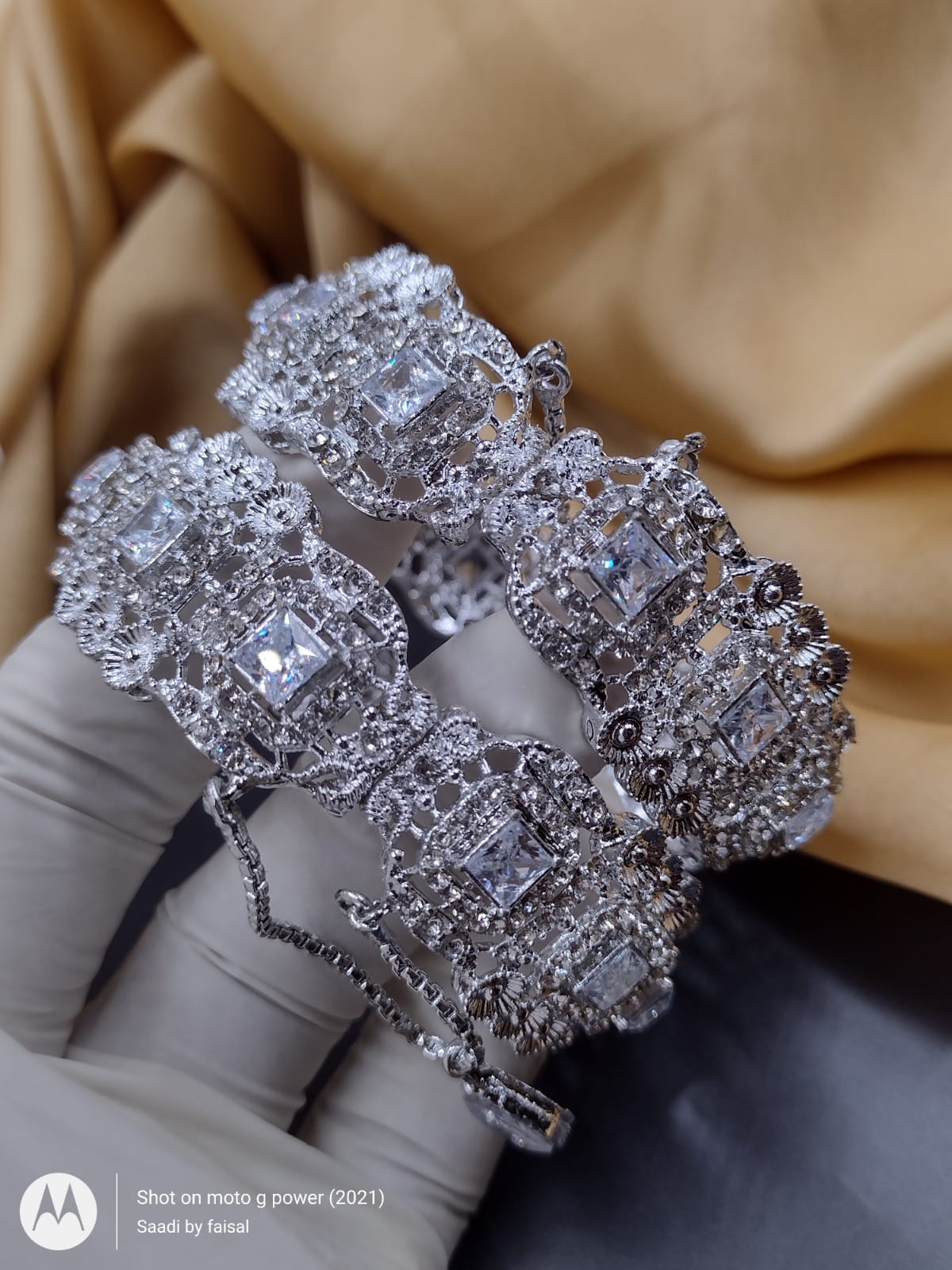 New design  Stylish  Two piece bangle