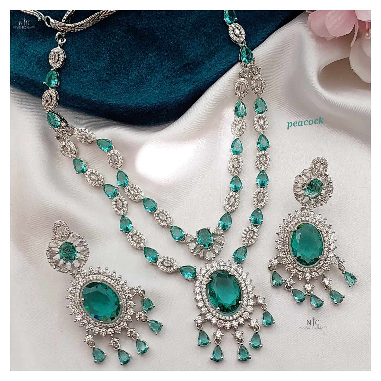 Double layered zircon necklace set