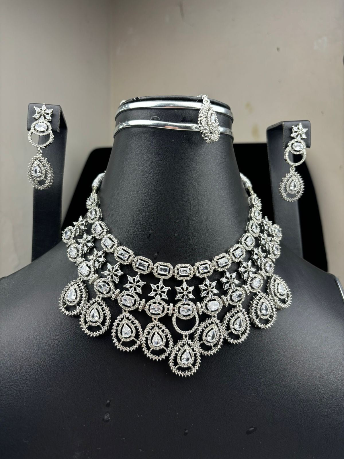 *Silver Zircon Plated Set*