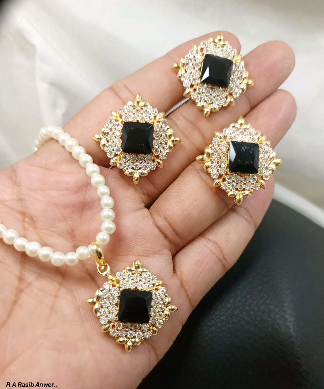 *Sheesha Kundan Locket Sets with Adjustable Rings*