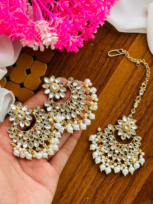 Earrings tikka set