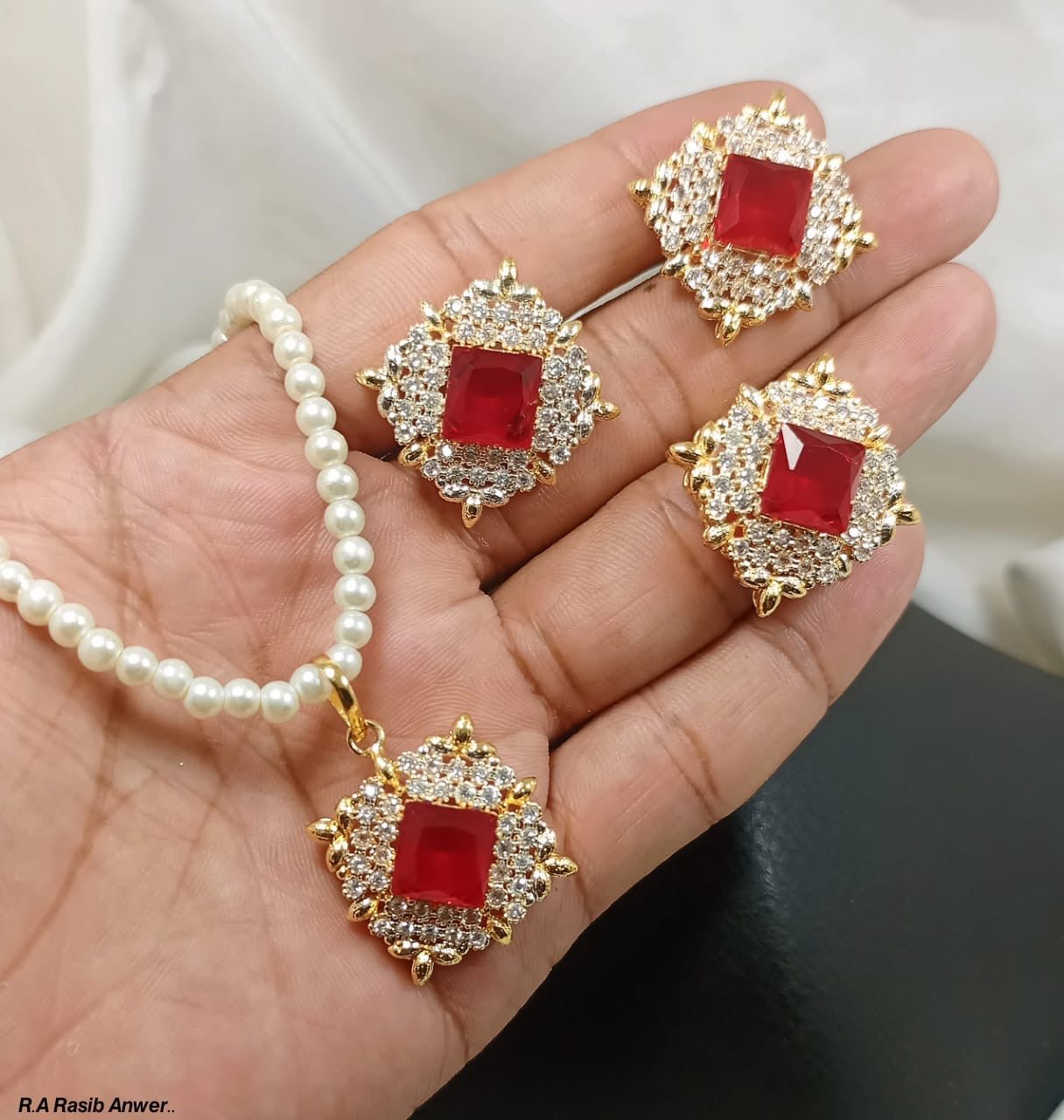 *Sheesha Kundan Locket Sets with Adjustable Rings*