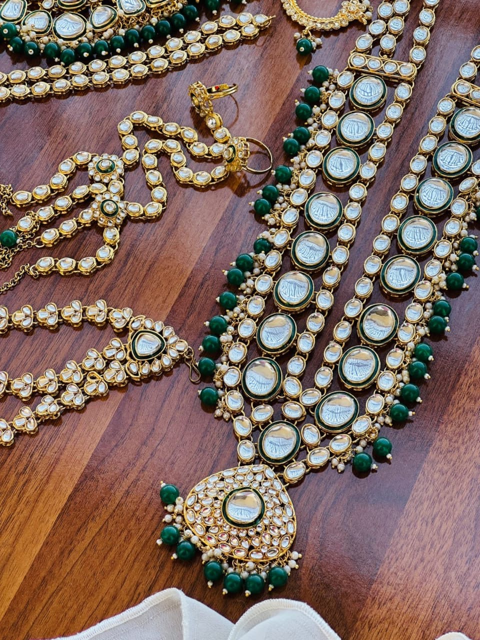 Dabbiiii Kundan bridal set