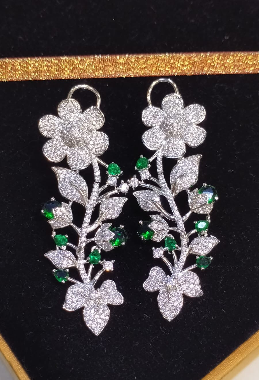 *Zircon Flower Step Earrings*