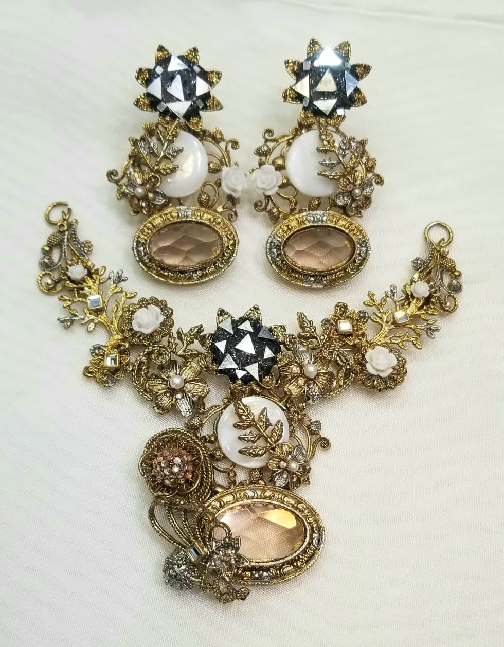 Egyptian necklace set